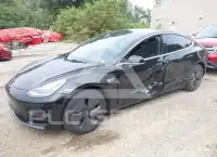 2019 Tesla Model 3 фото