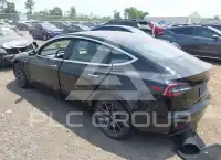 2019 Tesla Model 3 фото