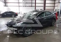 2019 Tesla Model 3 фото