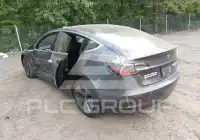 2019 Tesla Model 3 фото