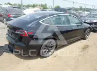 2019 Tesla Model 3 фото