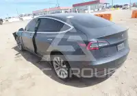 2019 Tesla Model 3 фото
