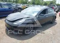 2019 Tesla Model 3 фото