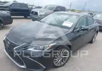 2019 Lexus ES350 photo