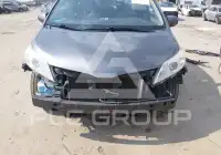 2019 Toyota SIENNA photo