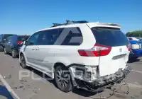 2019 Toyota SIENNA фото