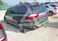 2019 Toyota SIENNA фото