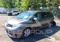 2019 Toyota SIENNA фото