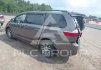 2019 Toyota SIENNA фото
