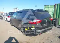 2019 Toyota SIENNA фото