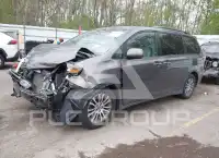 2019 Toyota SIENNA фото