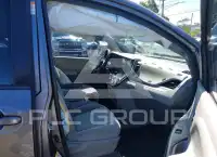 2019 Toyota SIENNA фото