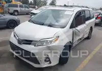 2019 Toyota SIENNA фото