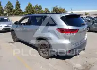 2019 Toyota Highlander photo