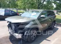 2019 Toyota Highlander photo