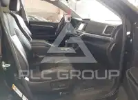 2019 Toyota Highlander photo