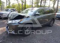 2019 Toyota Highlander photo