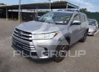 2019 Toyota Highlander photo