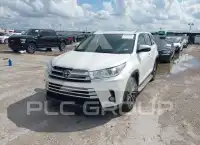 2019 Toyota Highlander photo