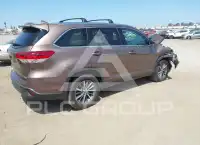 2019 Toyota Highlander photo