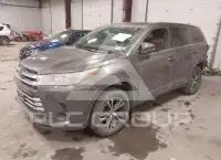 2019 Toyota Highlander photo