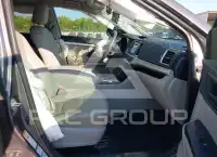 2019 Toyota Highlander photo