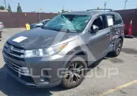 2019 Toyota Highlander photo