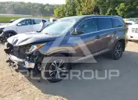 2019 Toyota Highlander photo