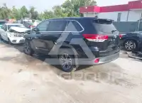 2019 Toyota Highlander photo