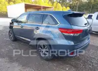 2019 Toyota Highlander photo