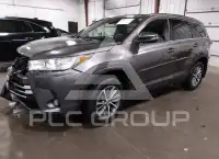 2019 Toyota Highlander photo