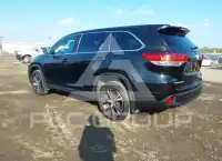 2019 Toyota Highlander фото