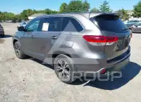 2019 Toyota Highlander photo