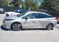 2019 Toyota PRIUS photo