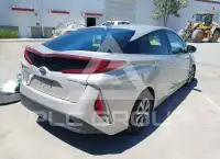 2019 Toyota PRIUS photo