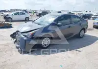2019 Toyota PRIUS photo