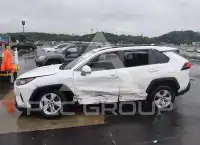 2019 Toyota RAV4 фото