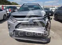 2019 Toyota RAV4 фото
