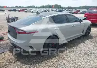 2019 KIA Stinger photo