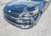 2019 KIA Stinger photo
