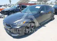 2019 KIA Stinger photo