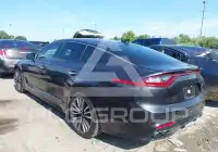 2019 KIA Stinger photo