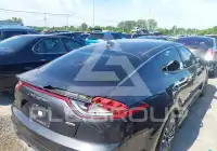 2019 KIA Stinger photo