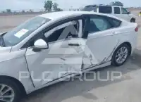 2019 Ford FUSION photo