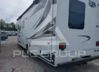 2019 Ford E-450 photo