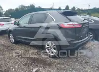 2019 Ford EDGE photo