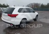 2020 Mitsubishi OUTLANDER photo