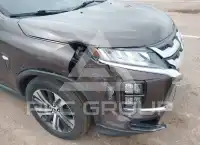 2020 Mitsubishi OUTLANDER photo