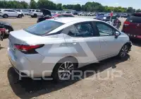 2020 Nissan VERSA фото