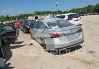 2020 Nissan VERSA фото